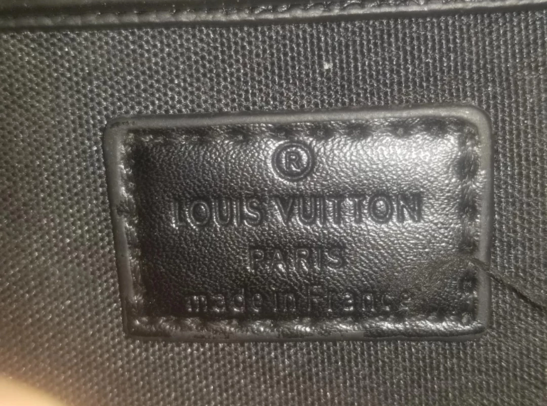 Louis Vuitton Black Crossbody Bag - photo 3