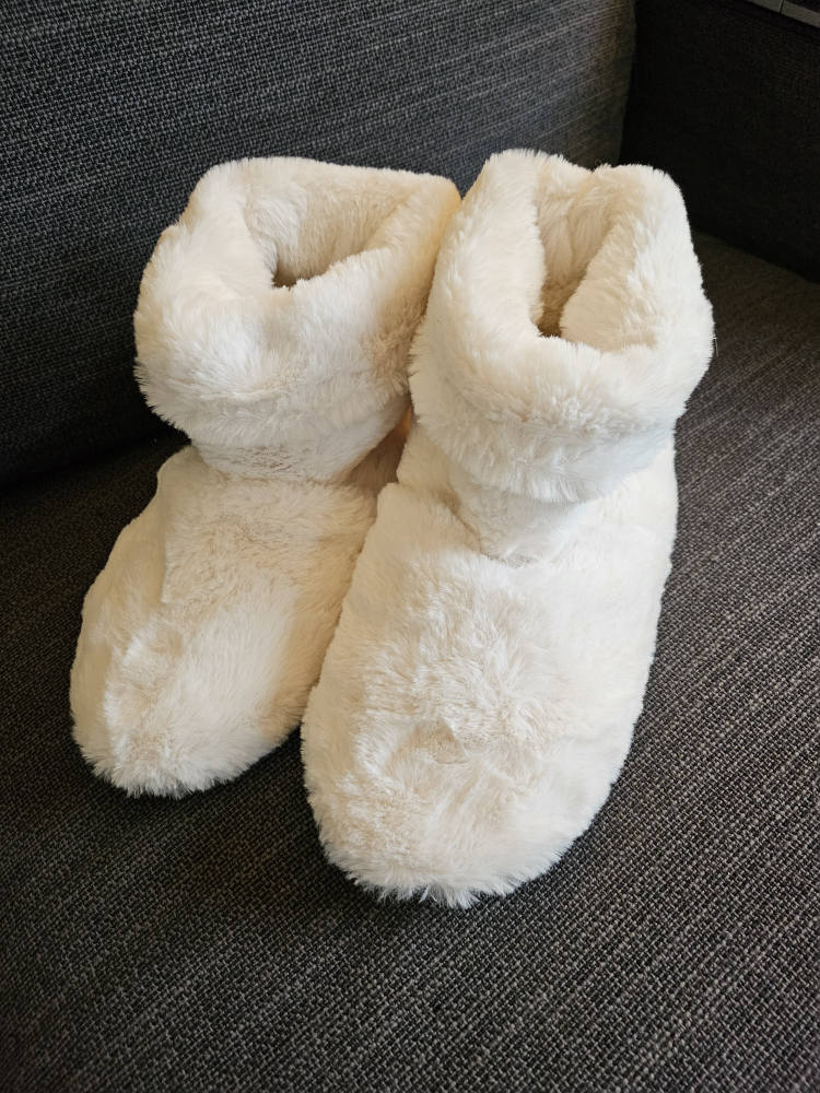 Fuzzy Cream Bootie Slippers with microwave beads