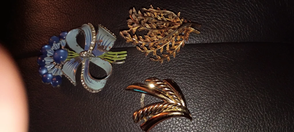 Vintage 1940's Brooches - photo 2