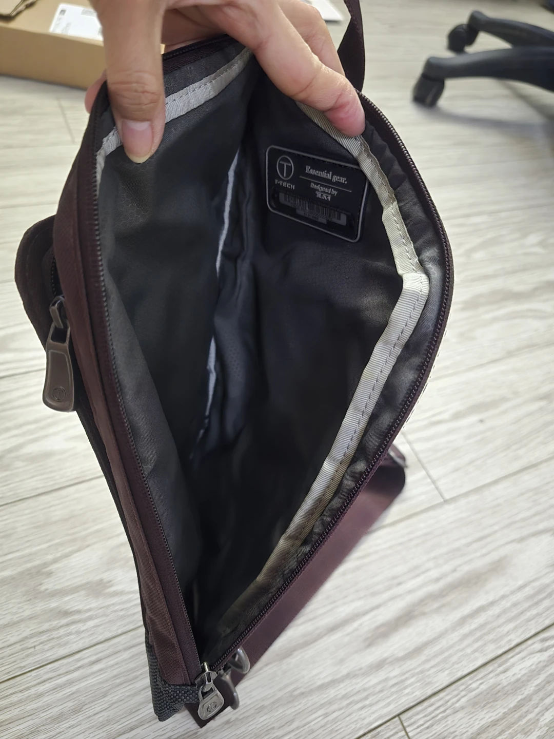 Tumi Essential Gear Purple Sling Bag - photo 4