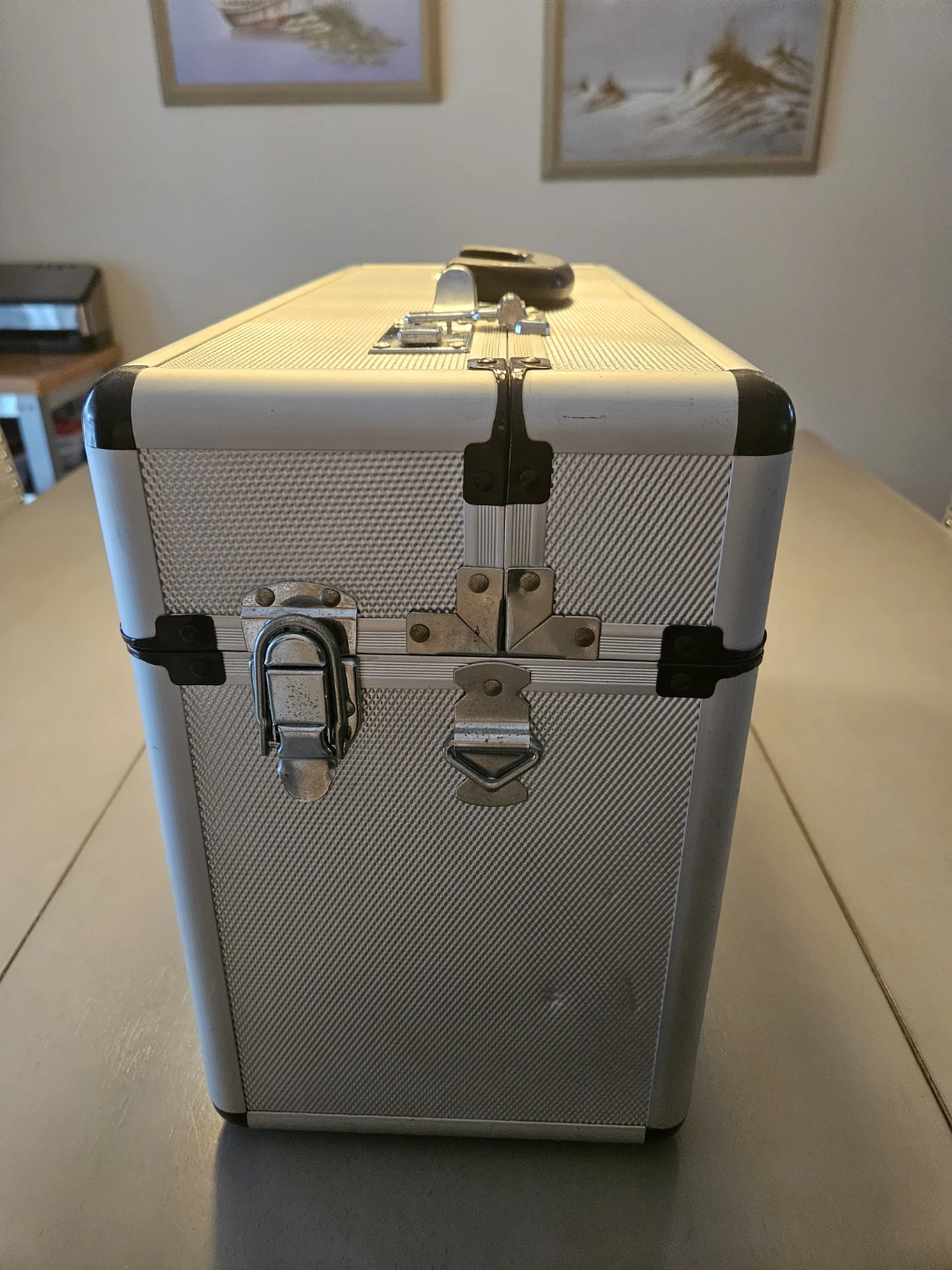 Sturdy Metal Briefcase🥕 - photo 2