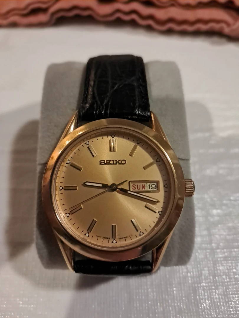 Seiko Gold Watch with Alligator grain Band - photo 2