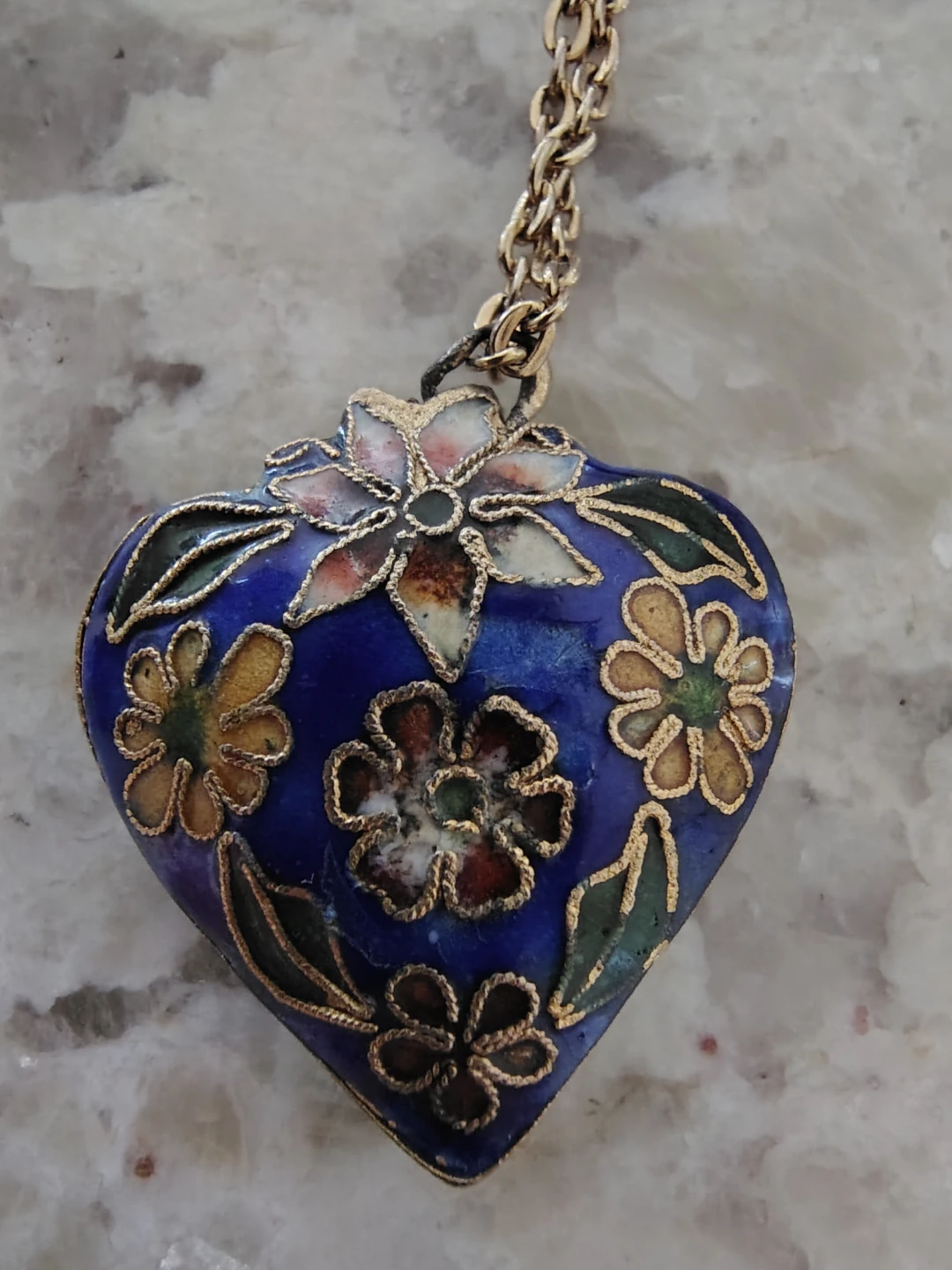 Vintage Cloisonné Enamel Heart Pendant Necklace – Gold Tone - photo 2