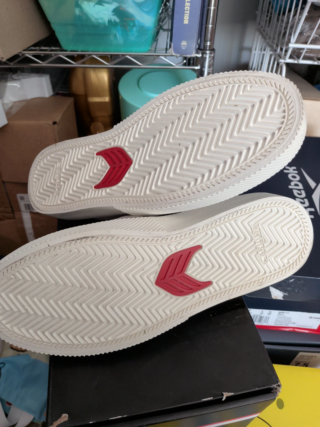 Cariuma Naioca Off-White Suede Sneakers - photo 5