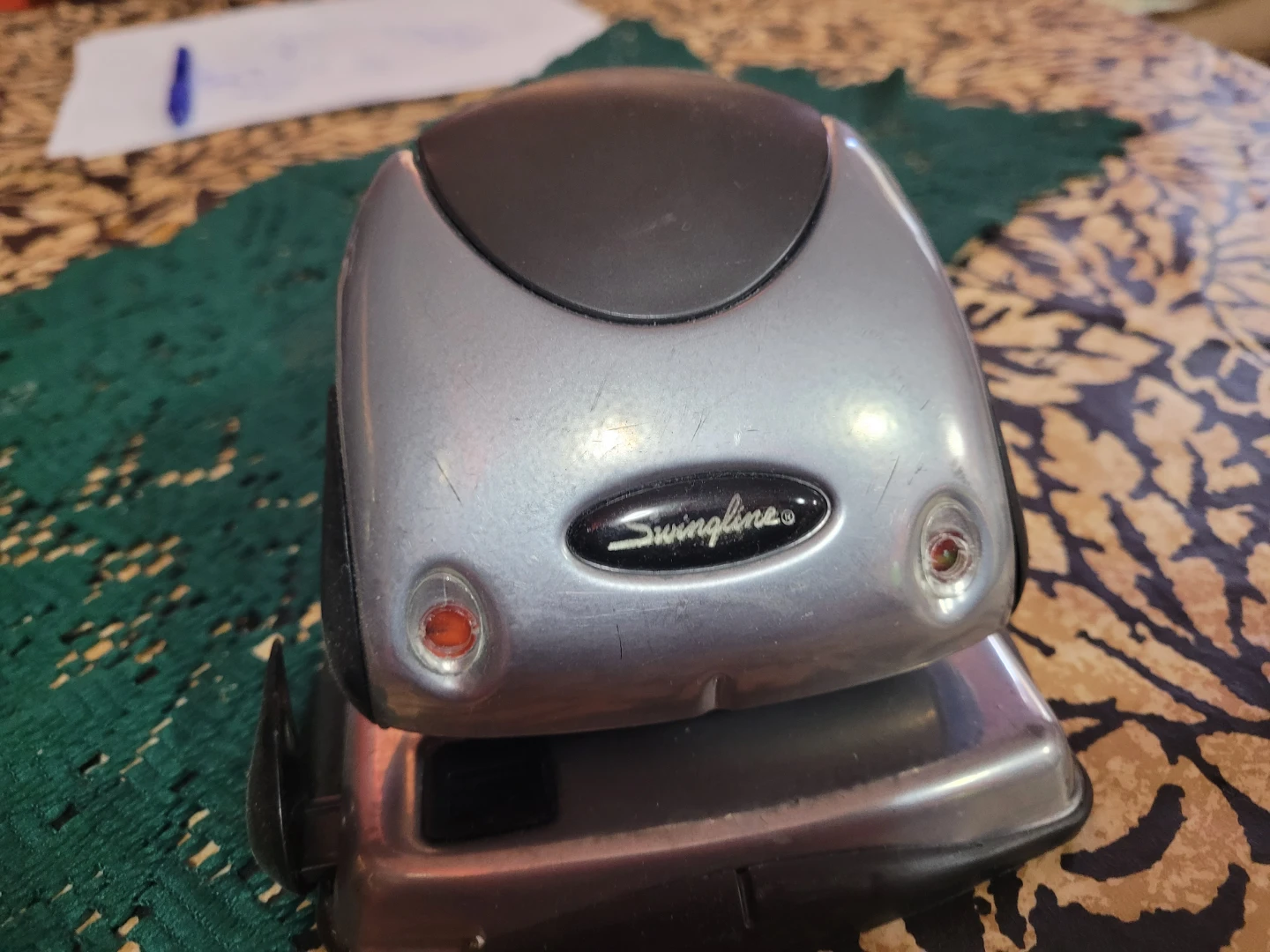 Swingline Desktop Stapler