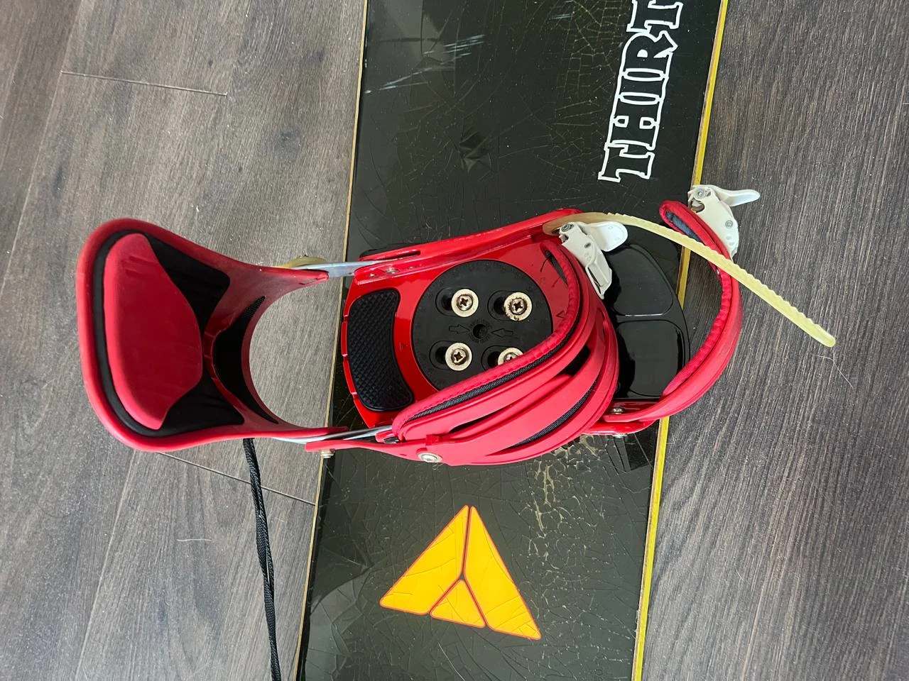 THIRTEEN Snowboard with Volcom Bindings - photo 3