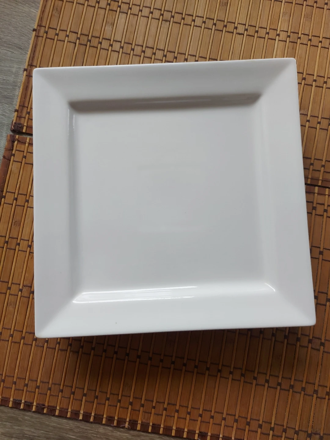 Set of White Square Plates