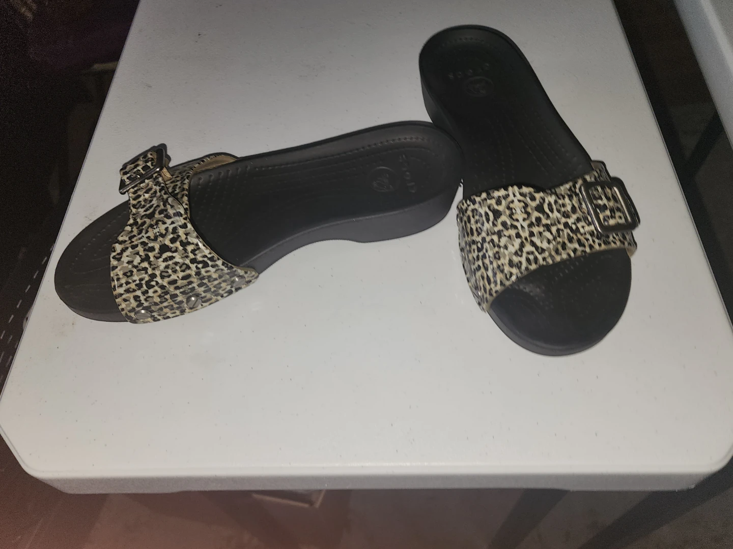 Discontinued Crocs Women's Leopard Print Slide Sandals Size 7