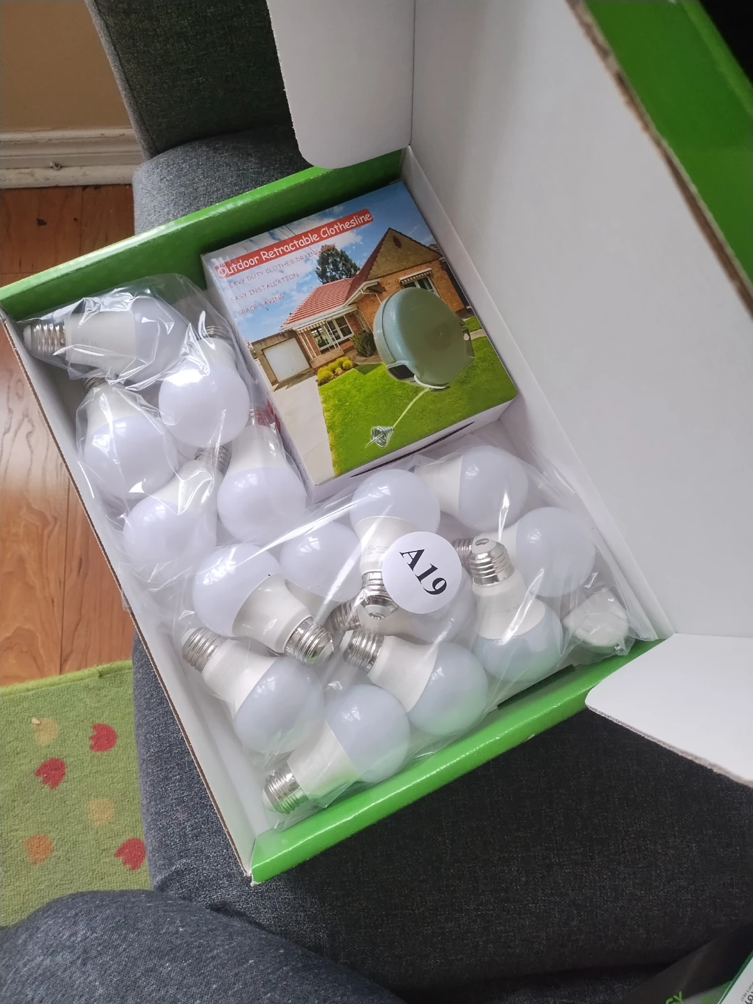 Energy Saving Kit with LED Bulbs and Retractable Clothesline - photo 2