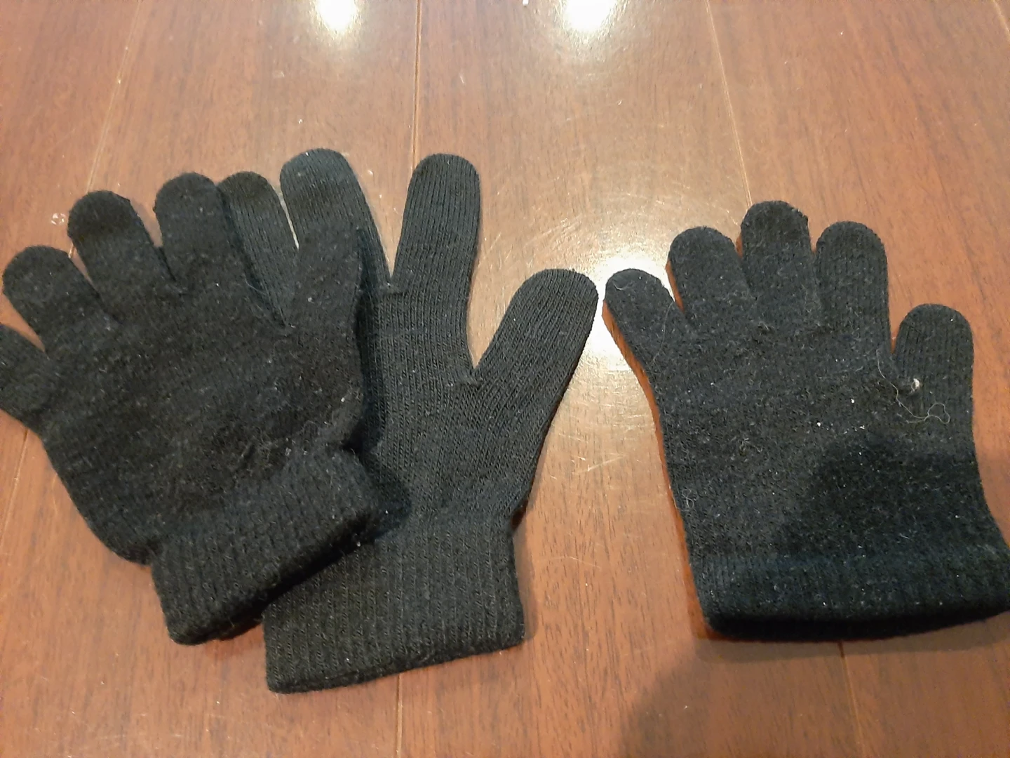 FREE 3 Black Gloves