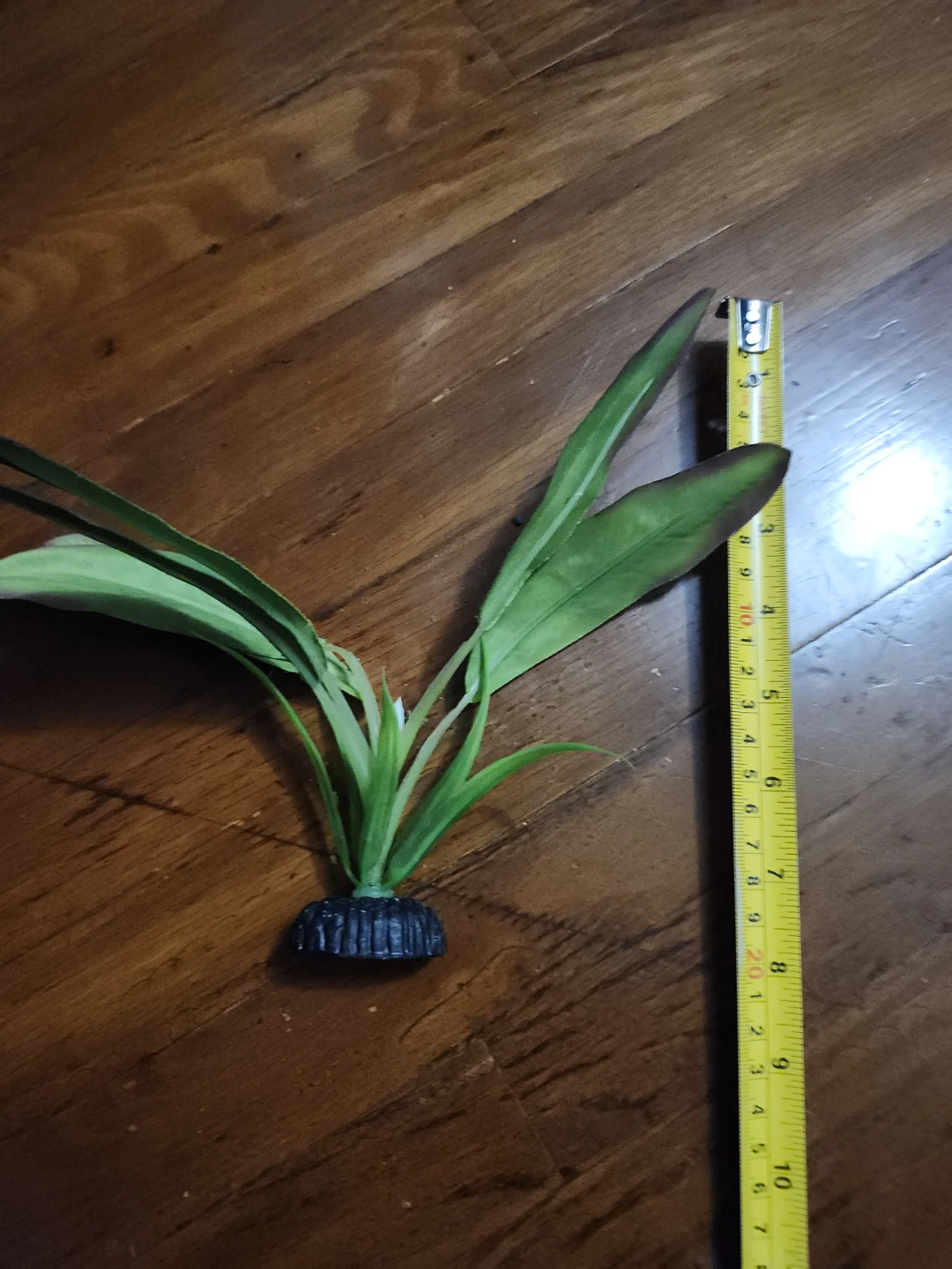 Artificial Aquarium Plant - 9 Inches