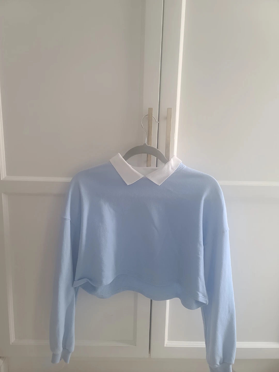 H&M Baby Blue Cropped Sweater with Collar