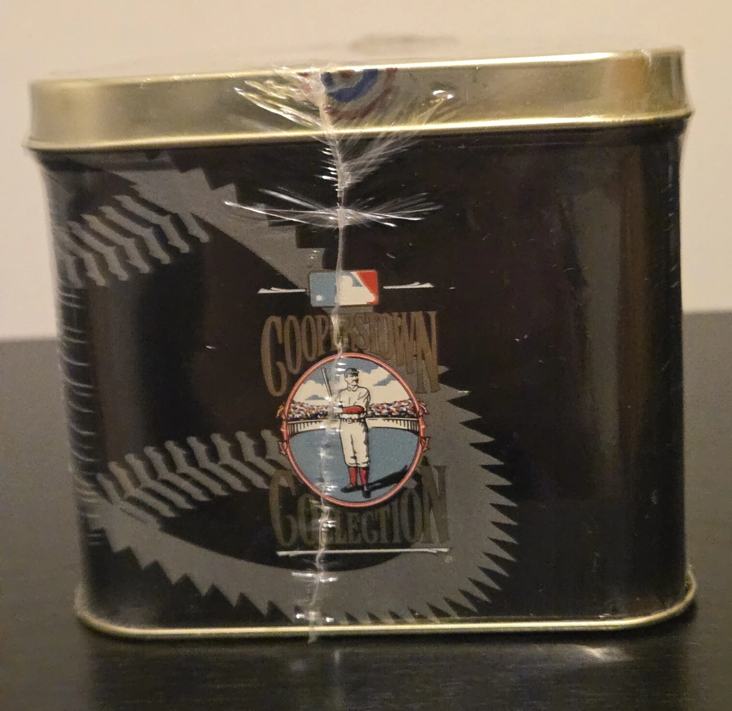 Nolan Ryan Baseball Cards & Collector's Tin with 10 Metal Cards. - photo 5