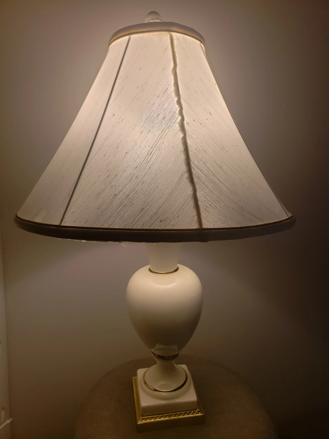 Vintage White & Gold Accent Lamp
