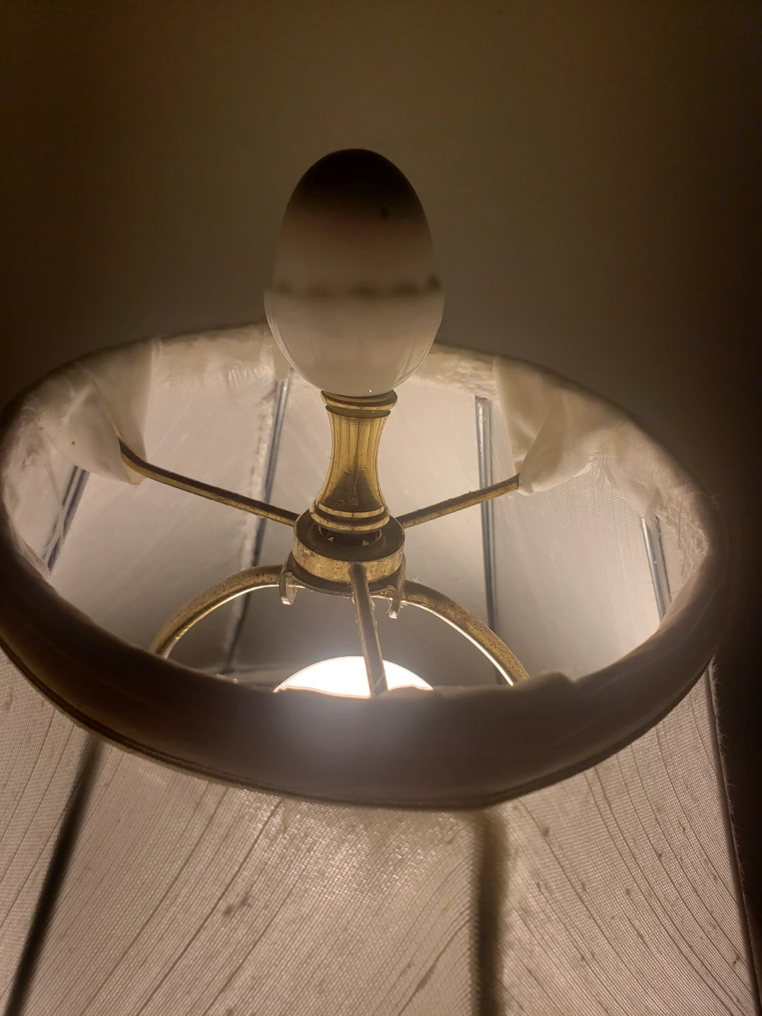 Vintage White & Gold Accent Lamp - photo 2