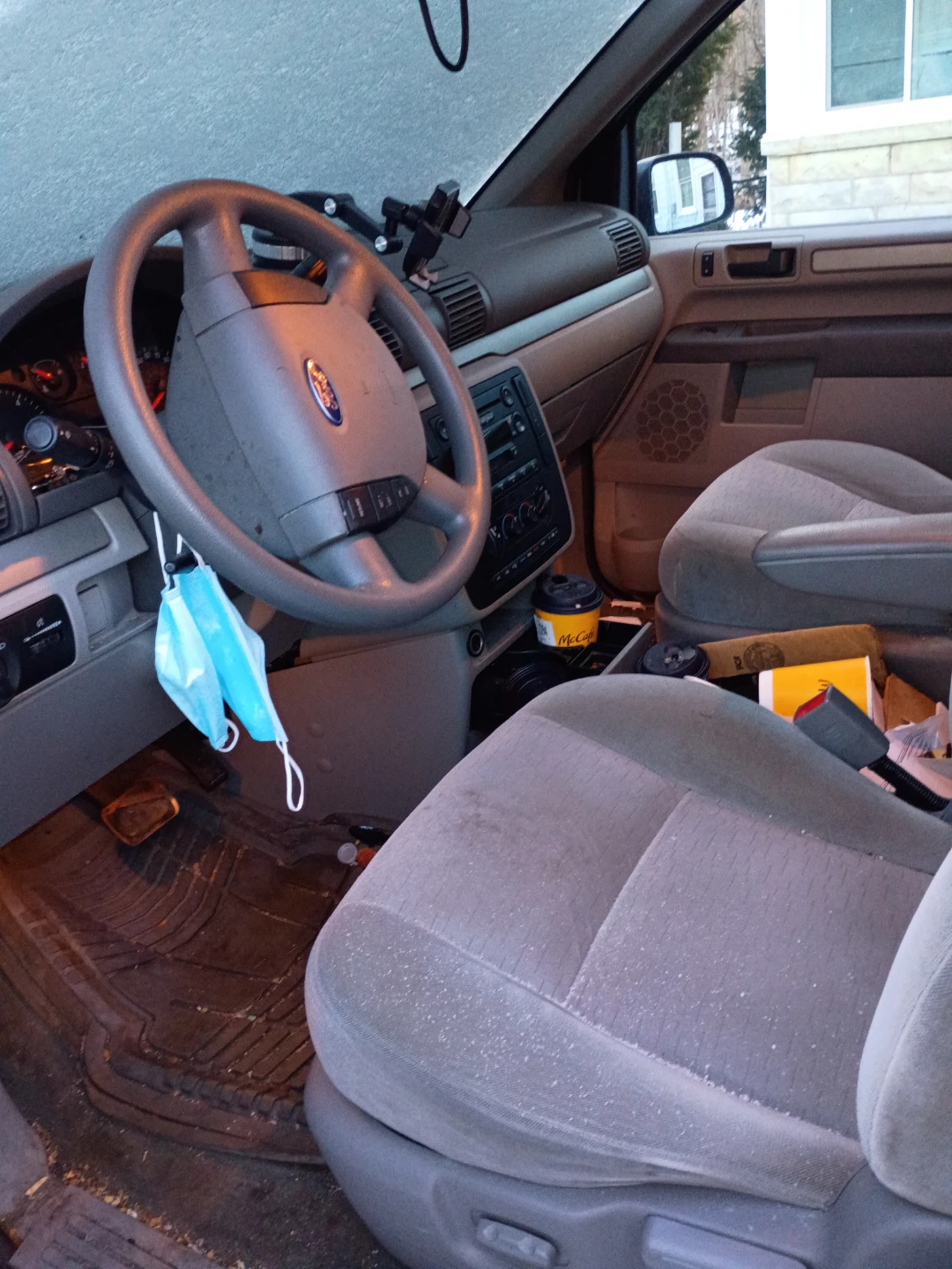 Ford Freestar Minivan - photo 2