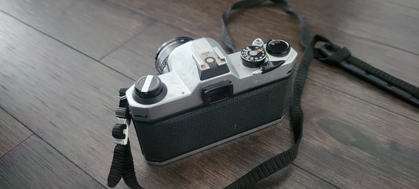 Pentax K1000 35mm Film Camera with Case - photo 4