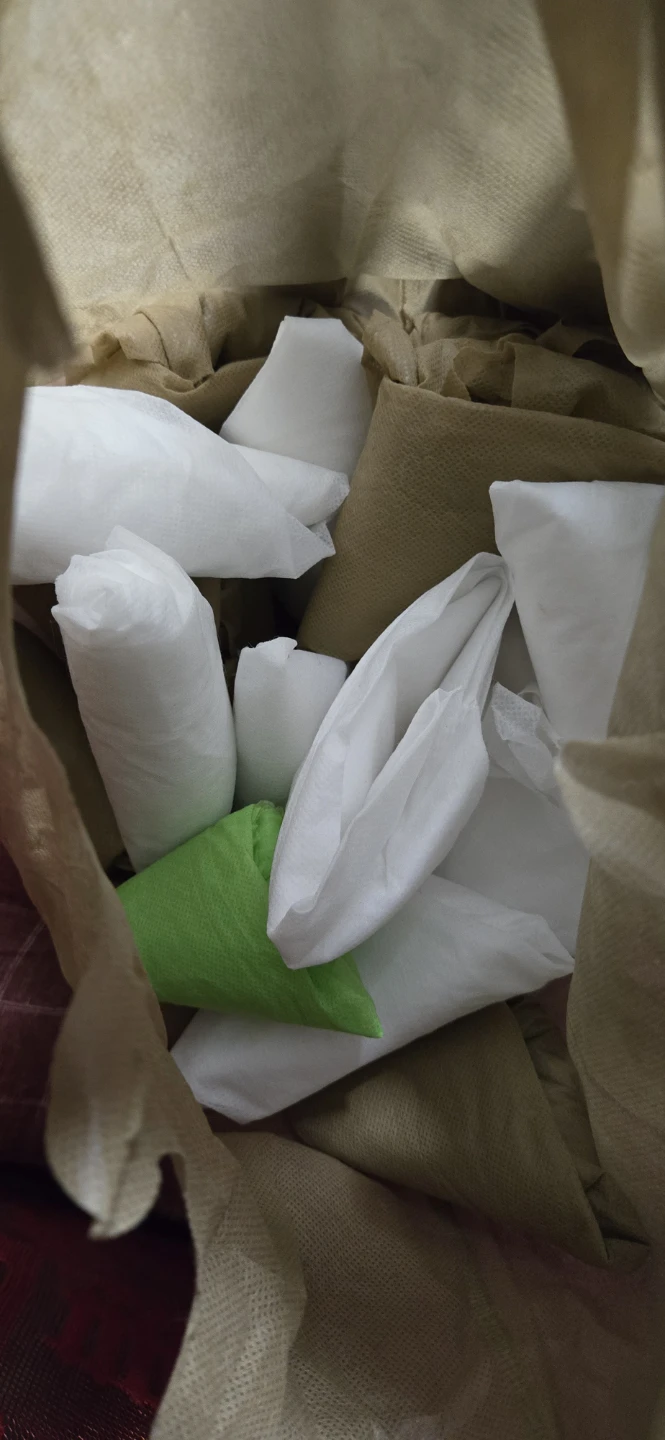 Bag of assorted reusable bags - photo 2