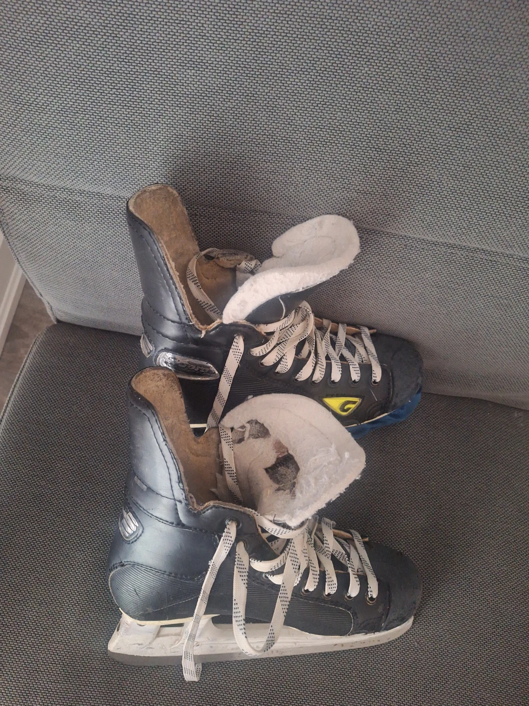 Hockey Ice Skates - Size 7 - photo 2