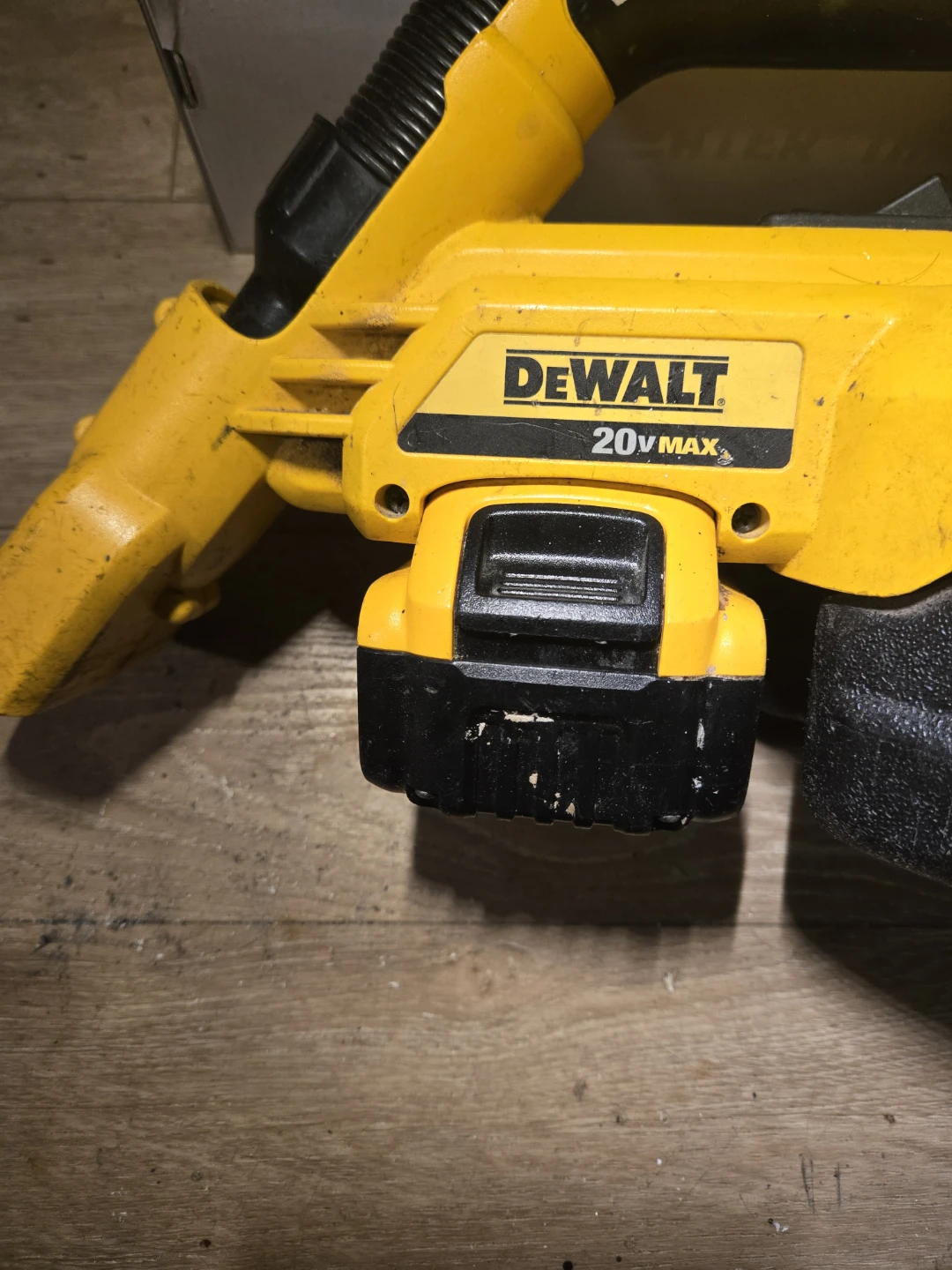 DEWALT 20V MAX Cordless Vacuum - photo 2