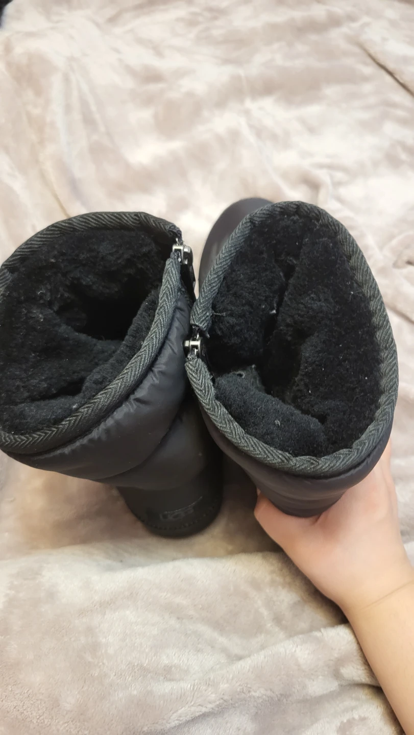UGG GOYMTY6KR6U2BEV Black Boots - Size 9 - photo 4