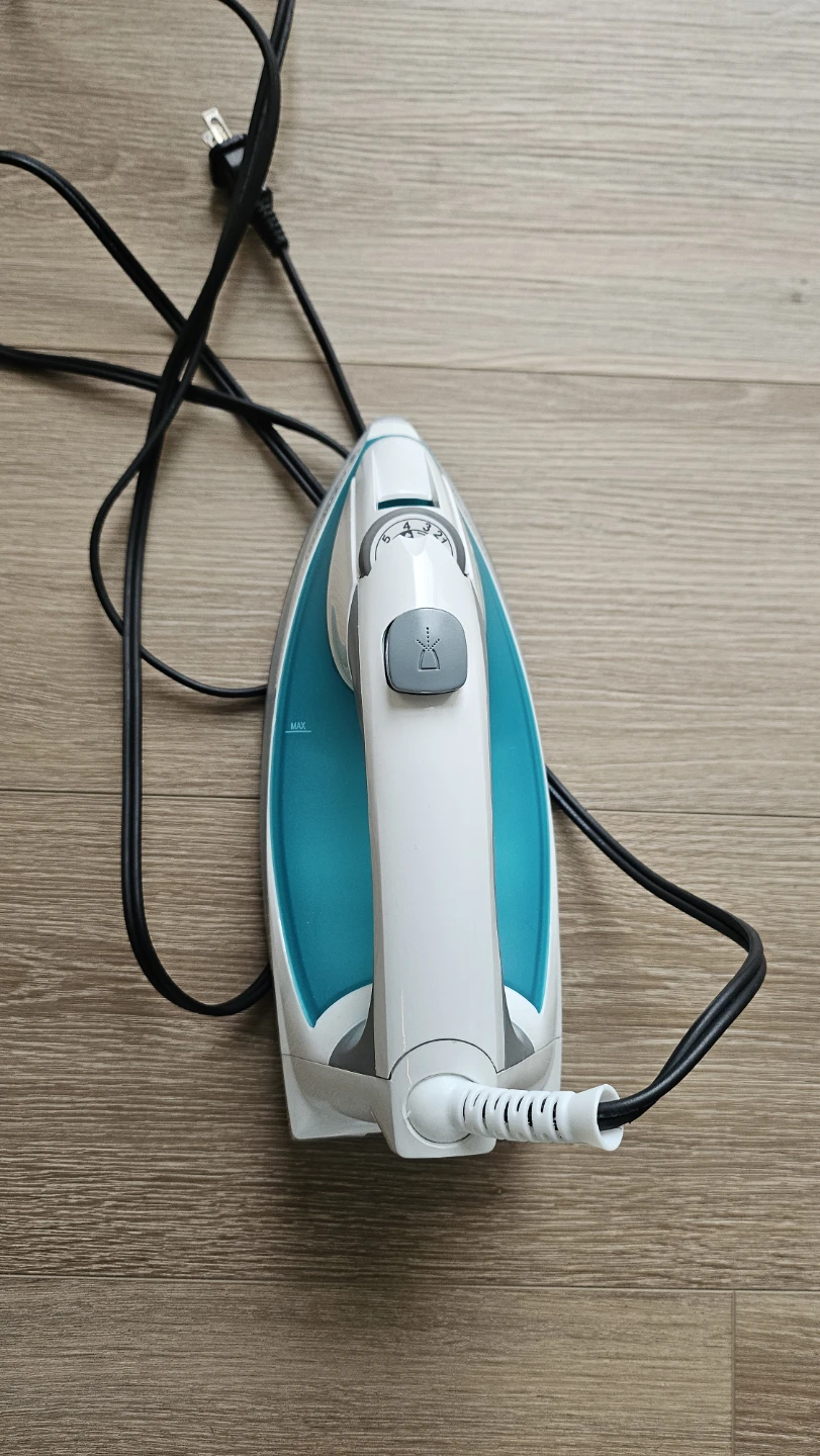 Black+Decker Steam Iron - photo 5