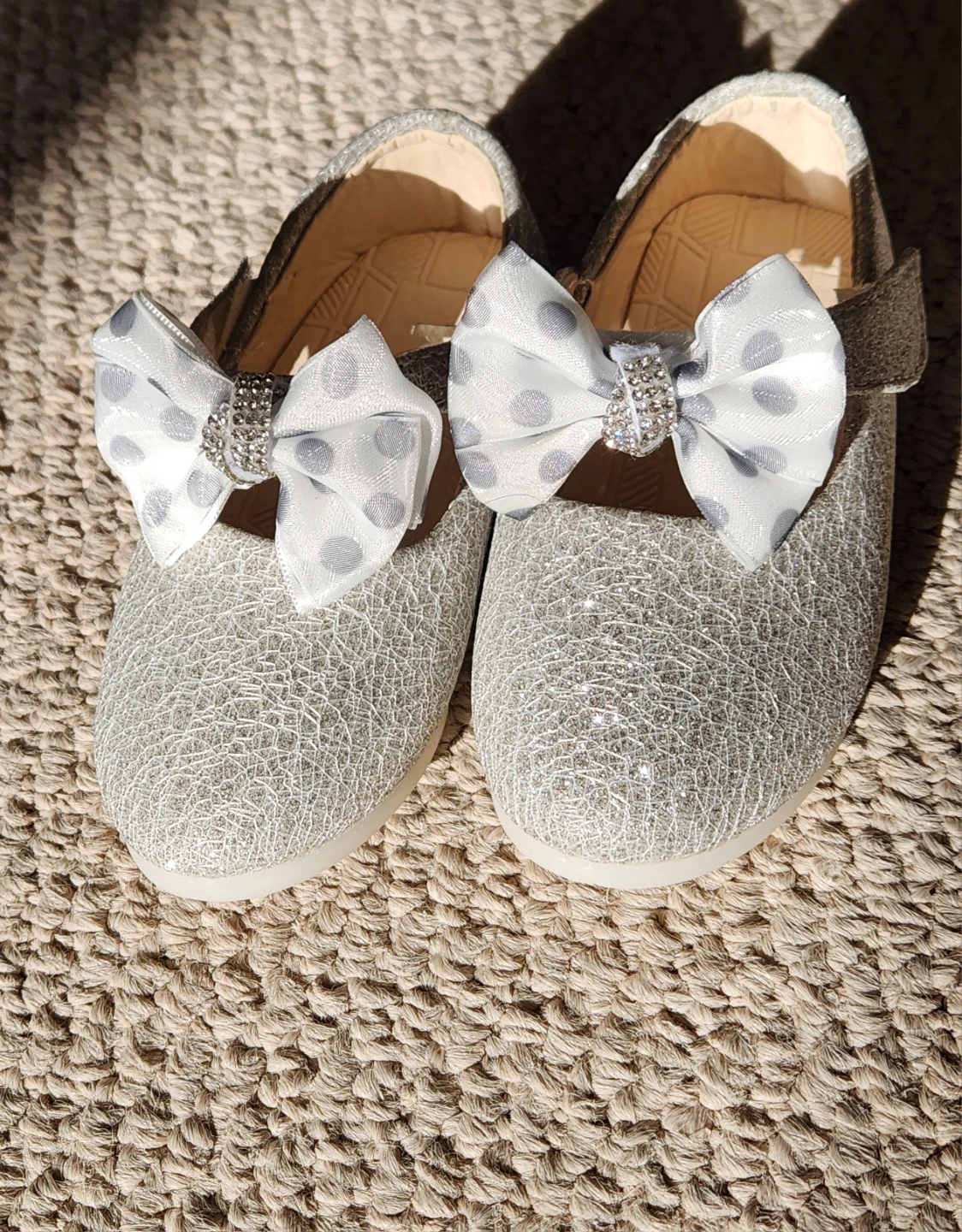 New Toddler girl Silver Glitter Shoes with Bow - photo 3