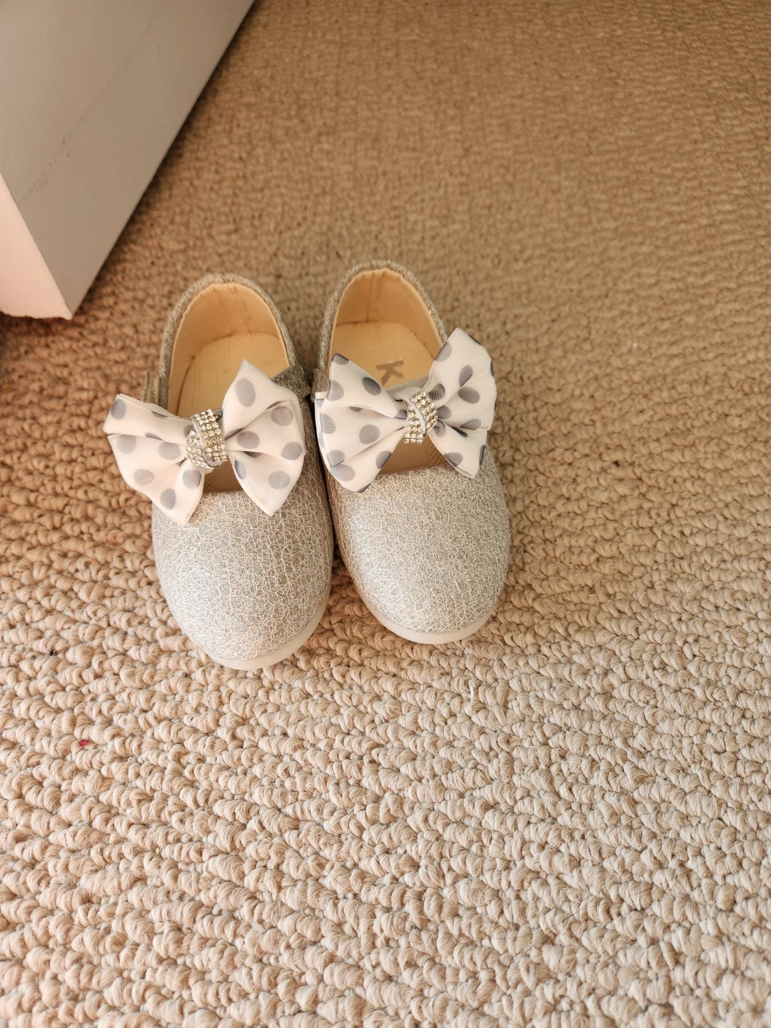 New Toddler girl Silver Glitter Shoes with Bow - photo 5