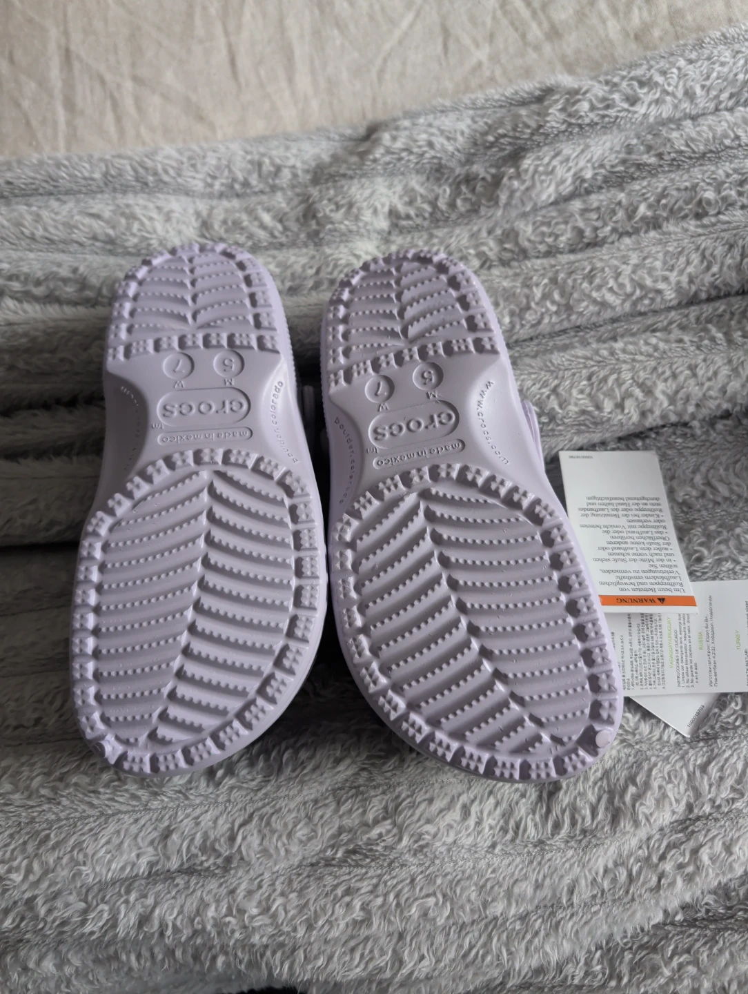 NWT Crocs Classic Clogs - Size 7 Women’s / 5 Men’s - photo 3