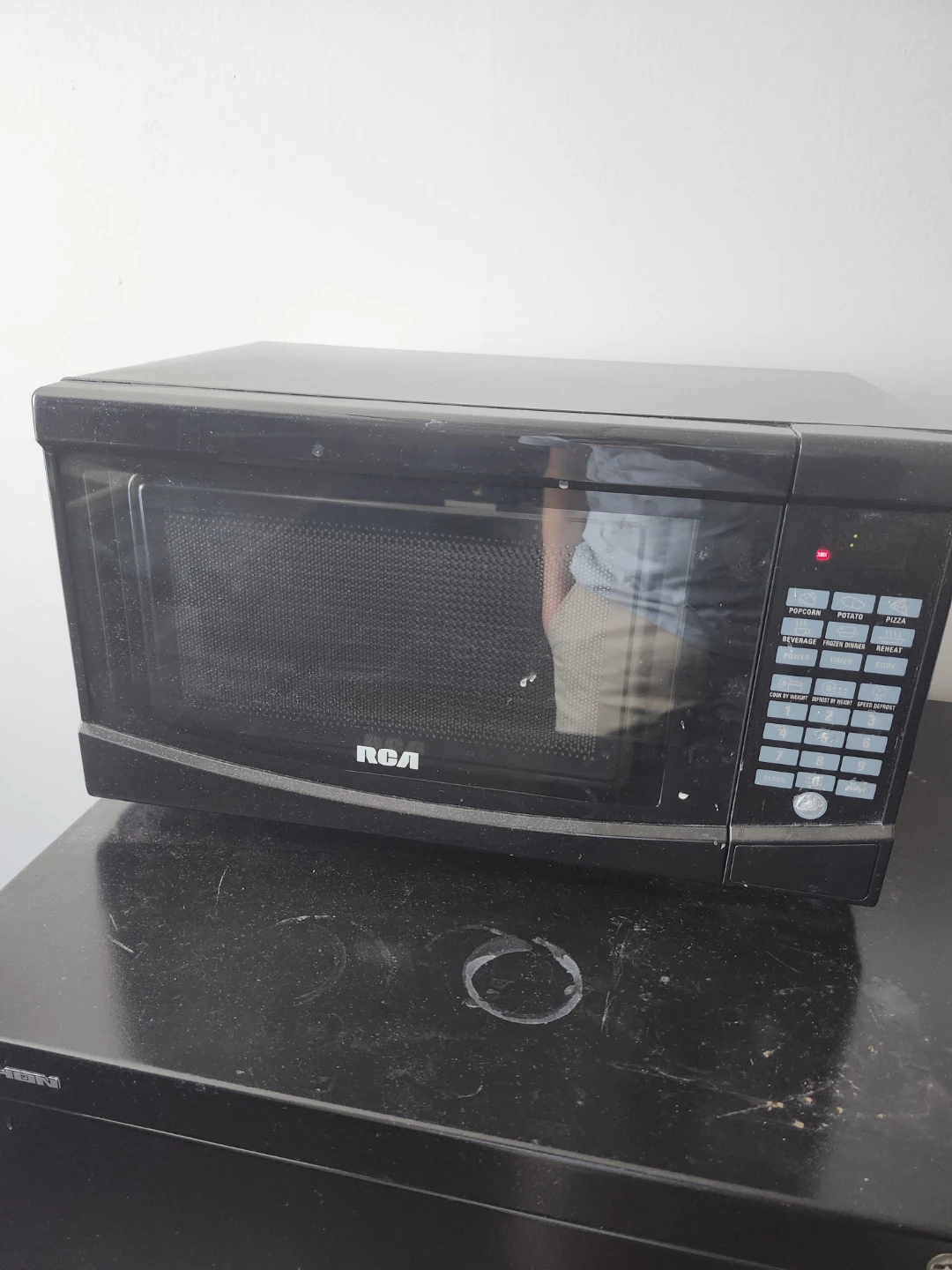 RCA Microwave Oven