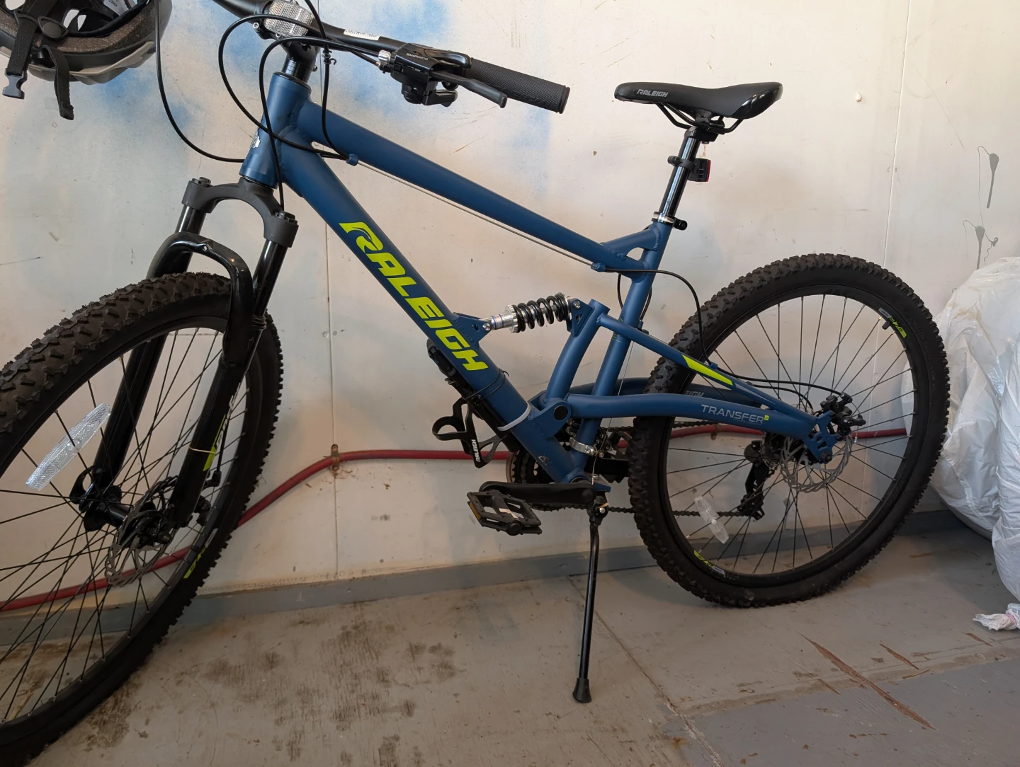 Raleigh Full Suspension Mountain Bike plus accessories