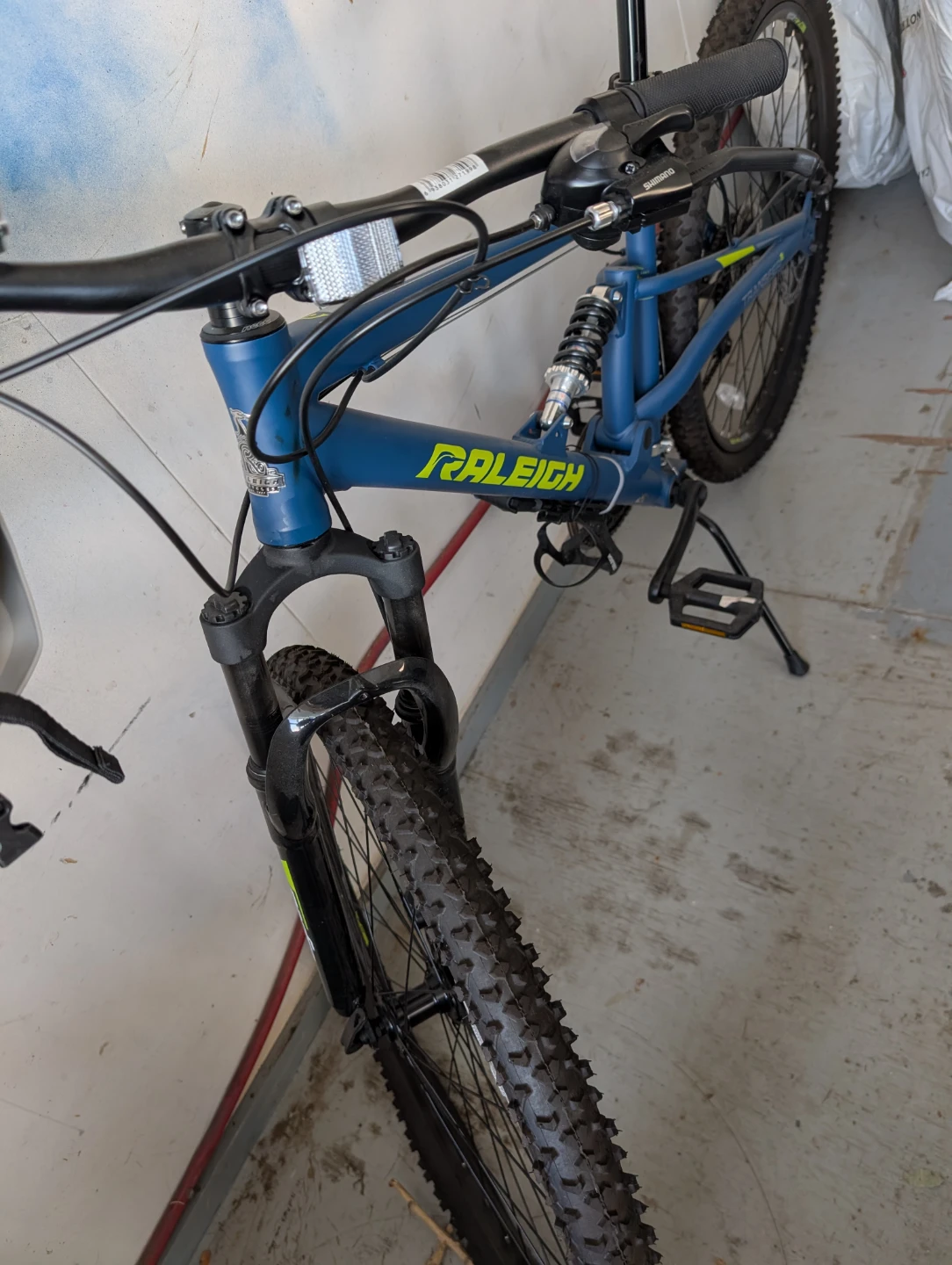 Raleigh Full Suspension Mountain Bike plus accessories - photo 2