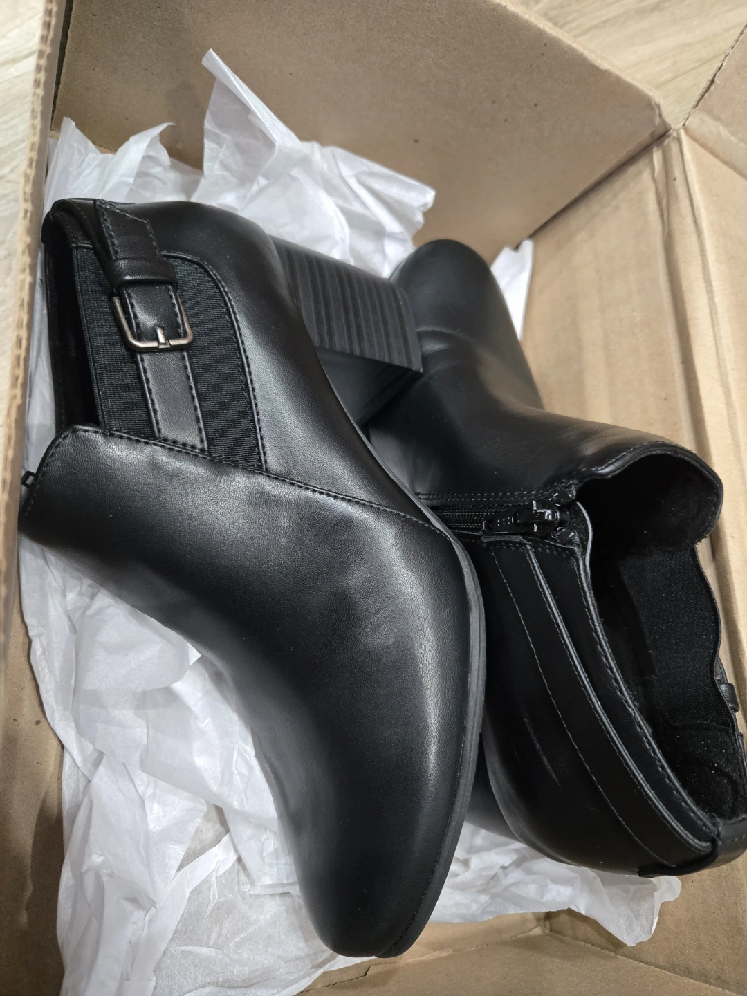 White Mountain Black Leather Ankle Boots - Size 7 - photo 2