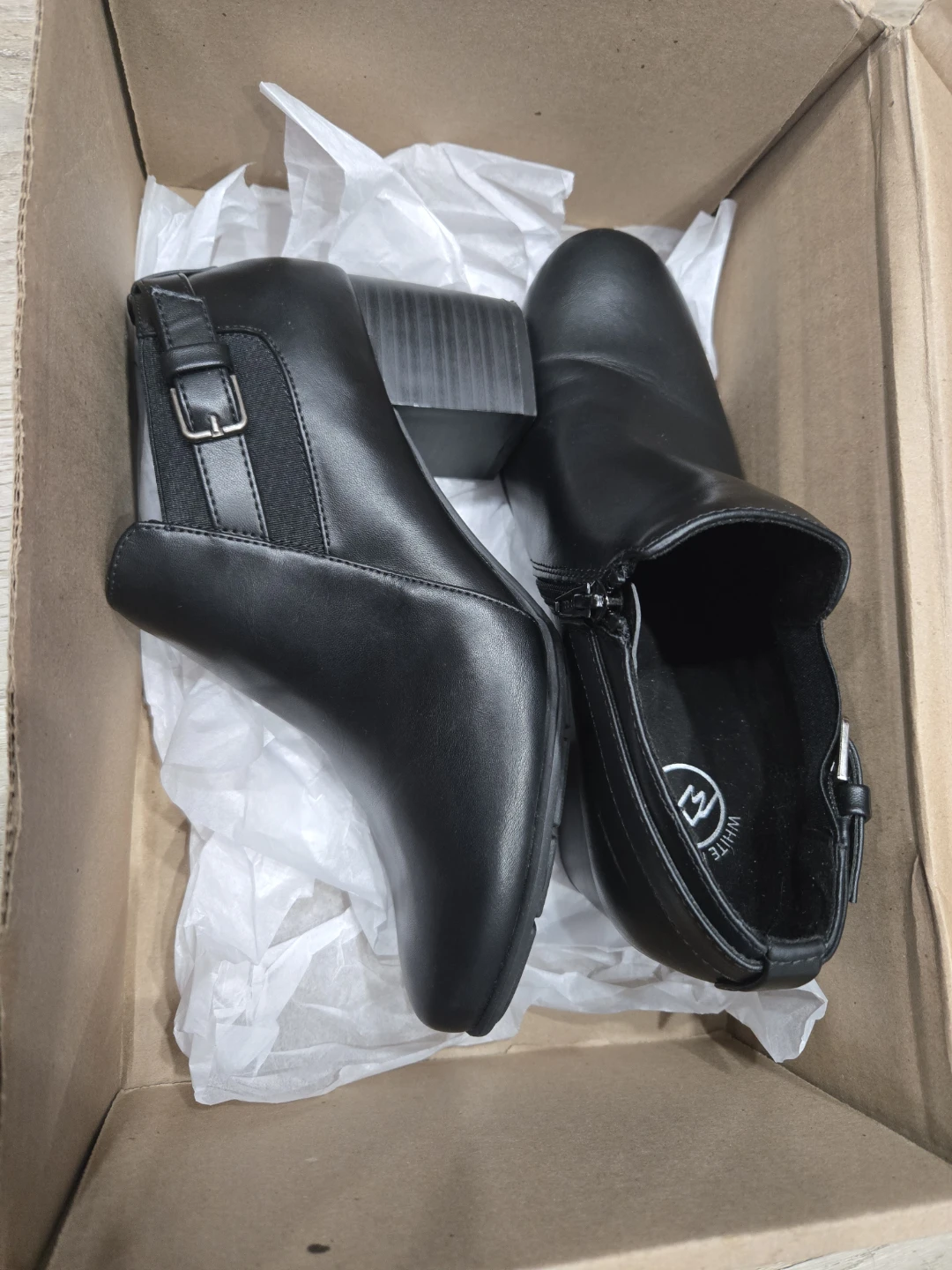 White Mountain Black Leather Ankle Boots - Size 7 - photo 3