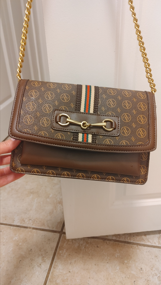 Brown patterned shoulder bag with gold chain - photo 2