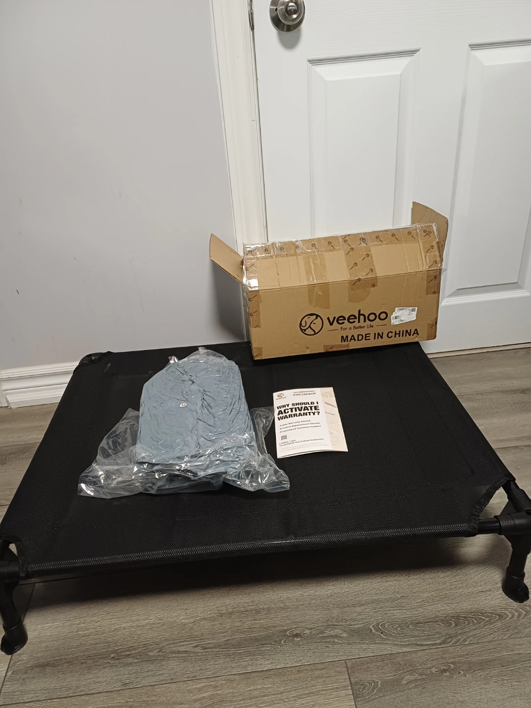 Veehoo Elevated Dog Bed -  New in Box - photo 2