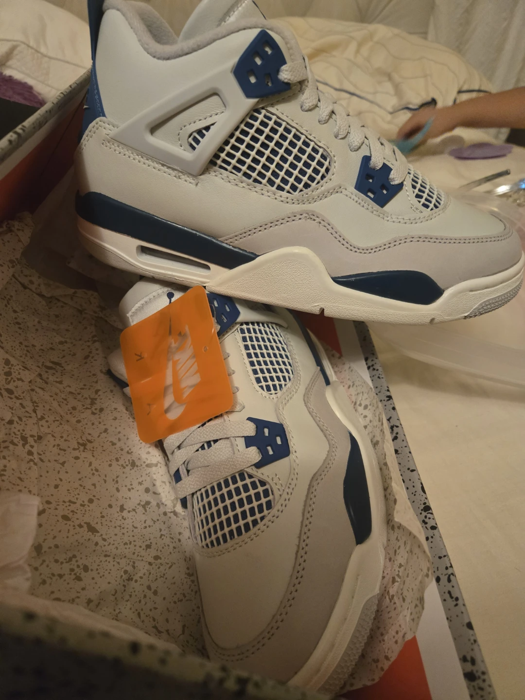 Nike Air Jordan 4 Retro (GS) Size 5.5Y - photo 3