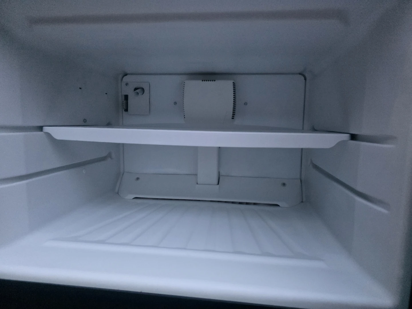 Whirlpool Refrigerator - Model W8RXNGMWD01 - photo 4