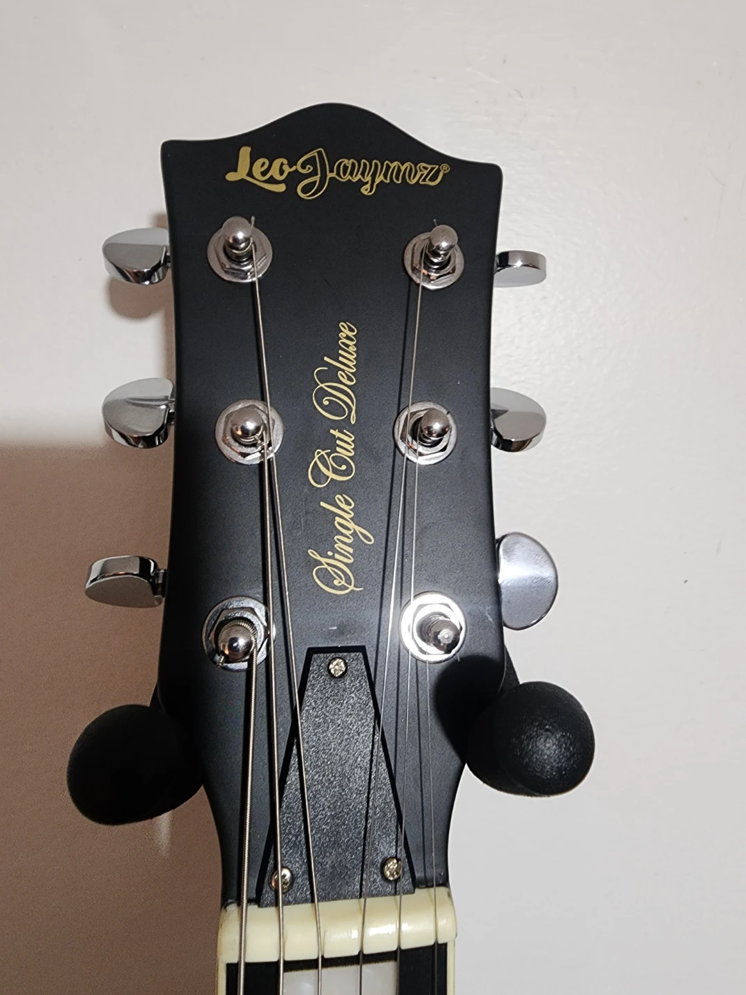 Leo Jaymz Single Cut Deluxe Black Guitar Price Is Firm - photo 3