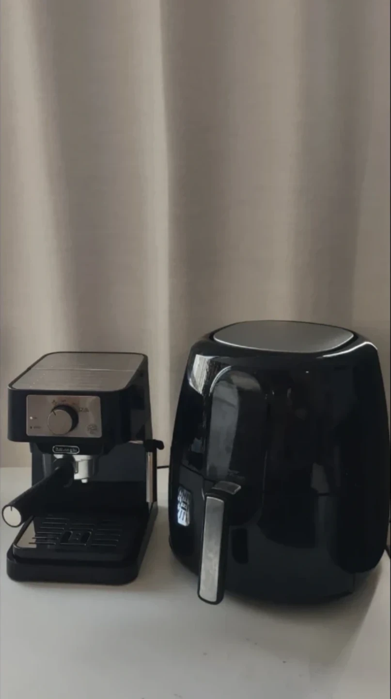 De'Longhi Stilosa Black Espresso Machine  & Free  🎁 Air fryer - photo 2