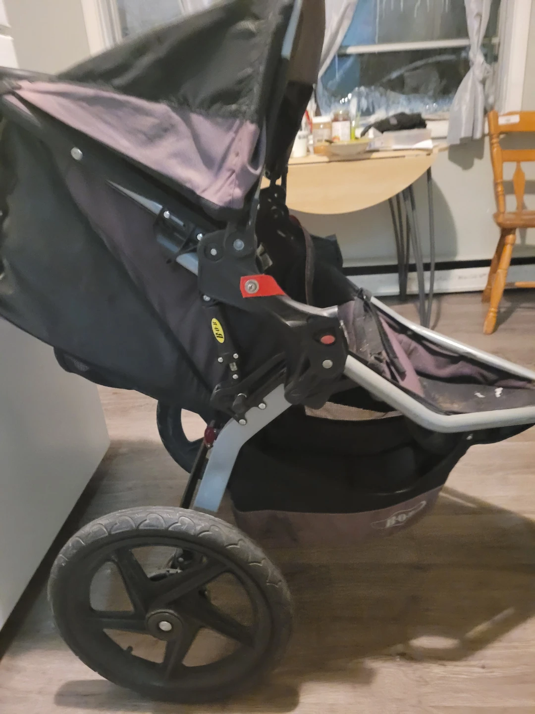 BOB Revolution SE Jogging Stroller - photo 3