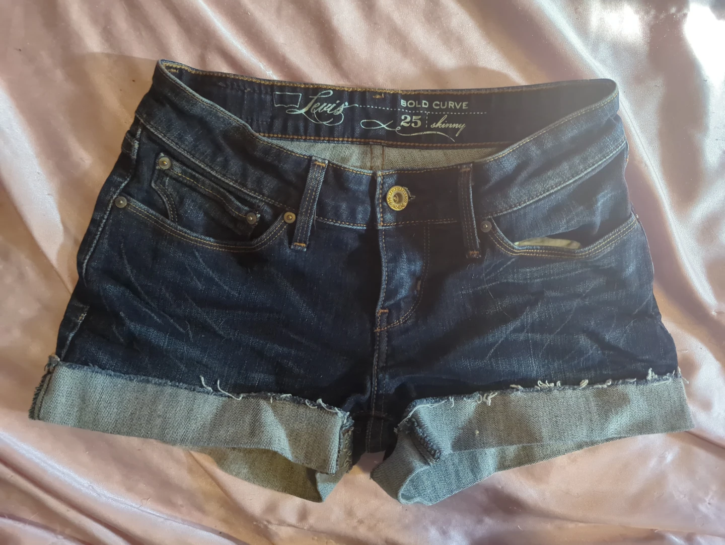Levi's Bold Curve Skinny Shorts - Size 25