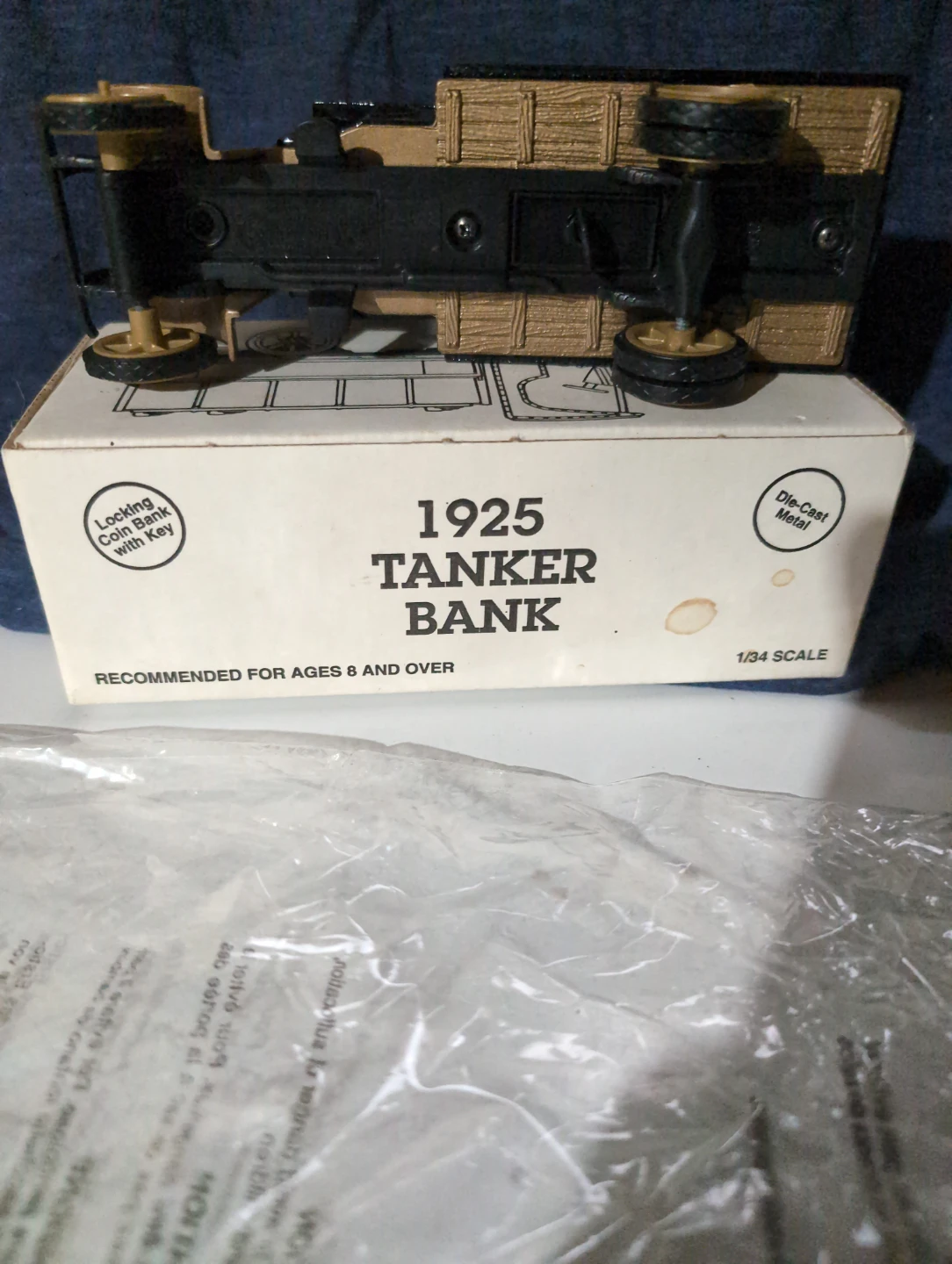 1925 Tanker Bank Die-Cast Metal
