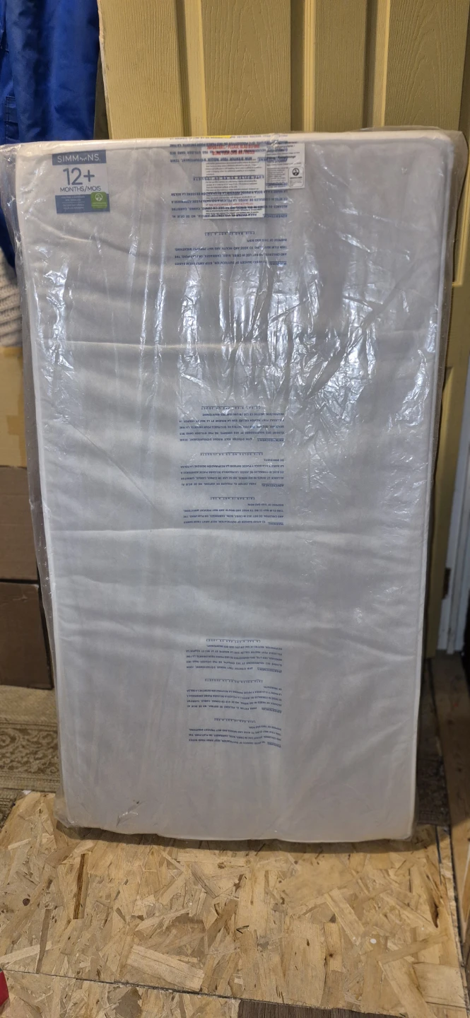 Simmons Kids Mattress - New in Packaging 🤎