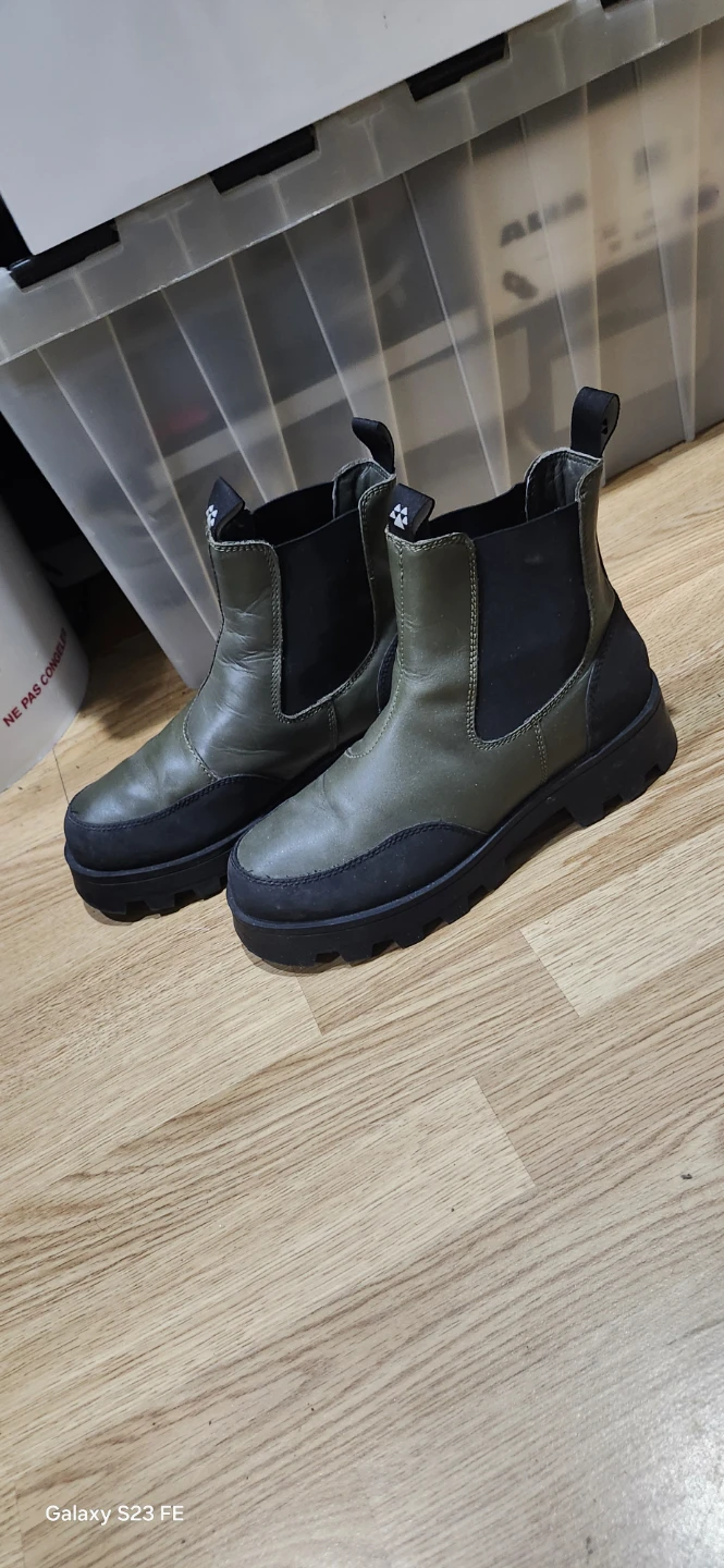 COUGAR LEATHER Waterproof  Boots, Size US 9