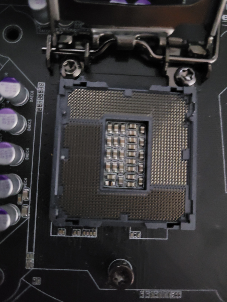 GIGABYTE GA-Z77A-UD5H Motherboard - photo 2