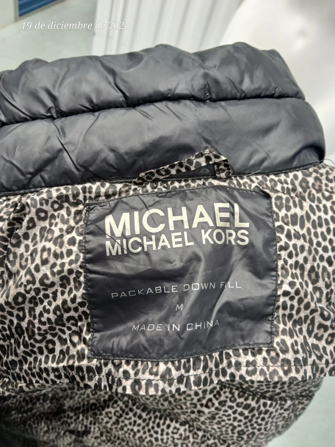 Michael Kors Packable Down Fill Puffer Jacket - M - photo 5