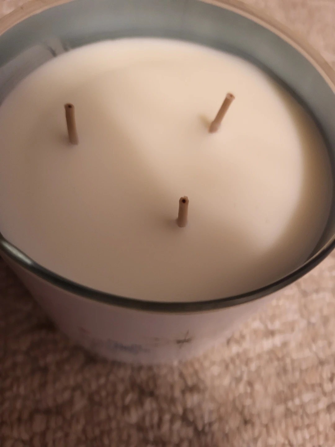 Bath & Body Works Frosted Spearmint Candle - photo 2