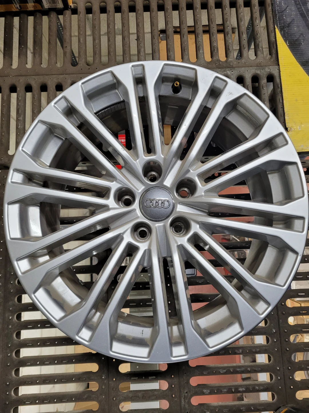 Audi Alloy Wheel 18 Inch