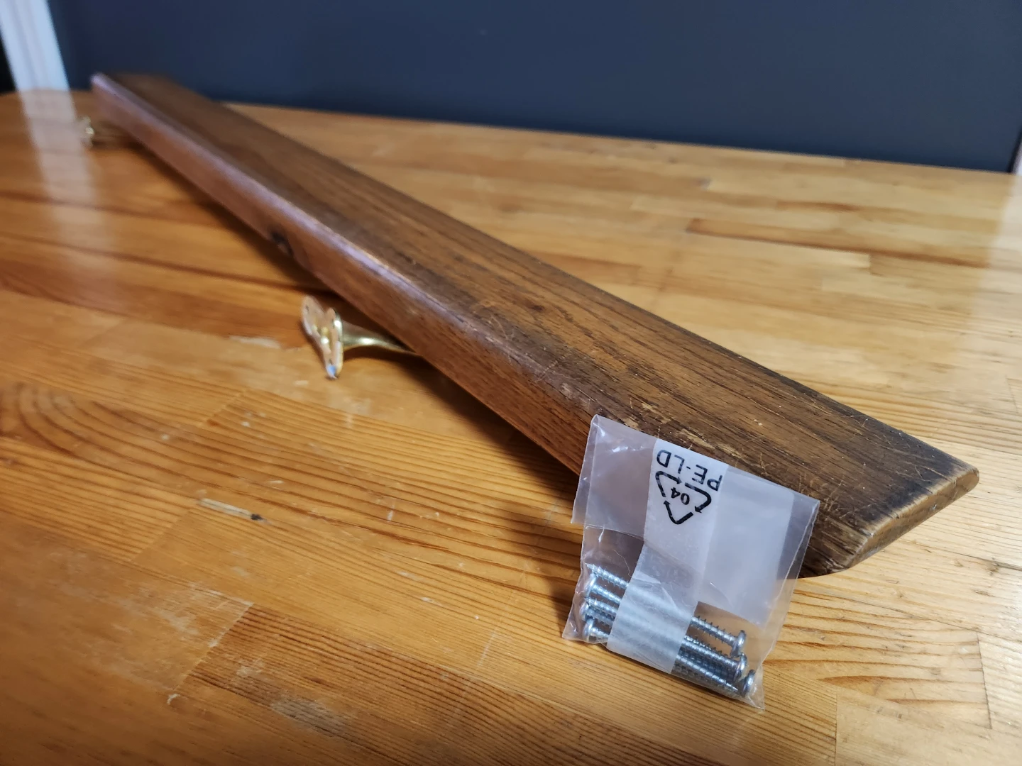 Wooden Handrail with Brackets - photo 2